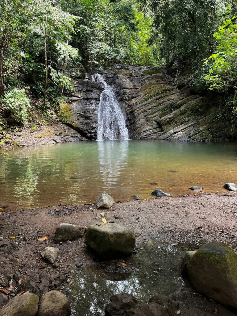 Poza Azul waterfall in Dominicalito, Costa Rica – visitors using natural trails, community public space revitalization by Change Your Habitat